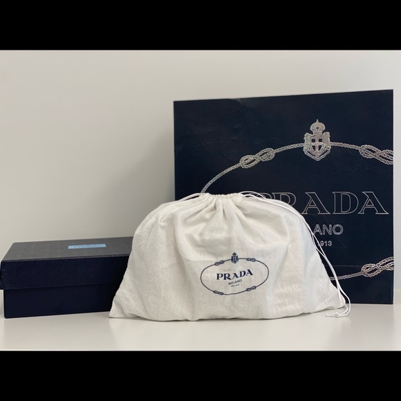 Authentic Large Leather Prada Diagramme Bag used only four times - Picture 7 of 7